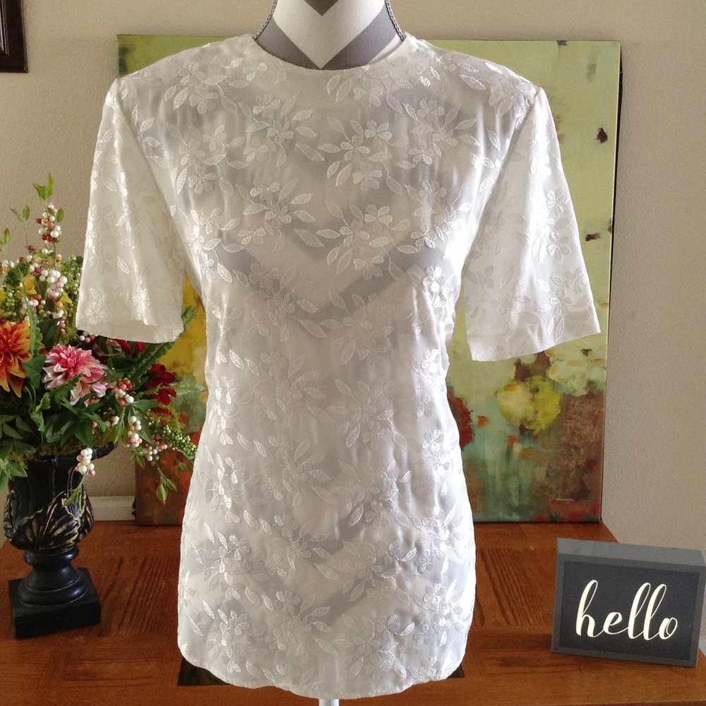 Liz Claiborne Embroidered Off White Blouse